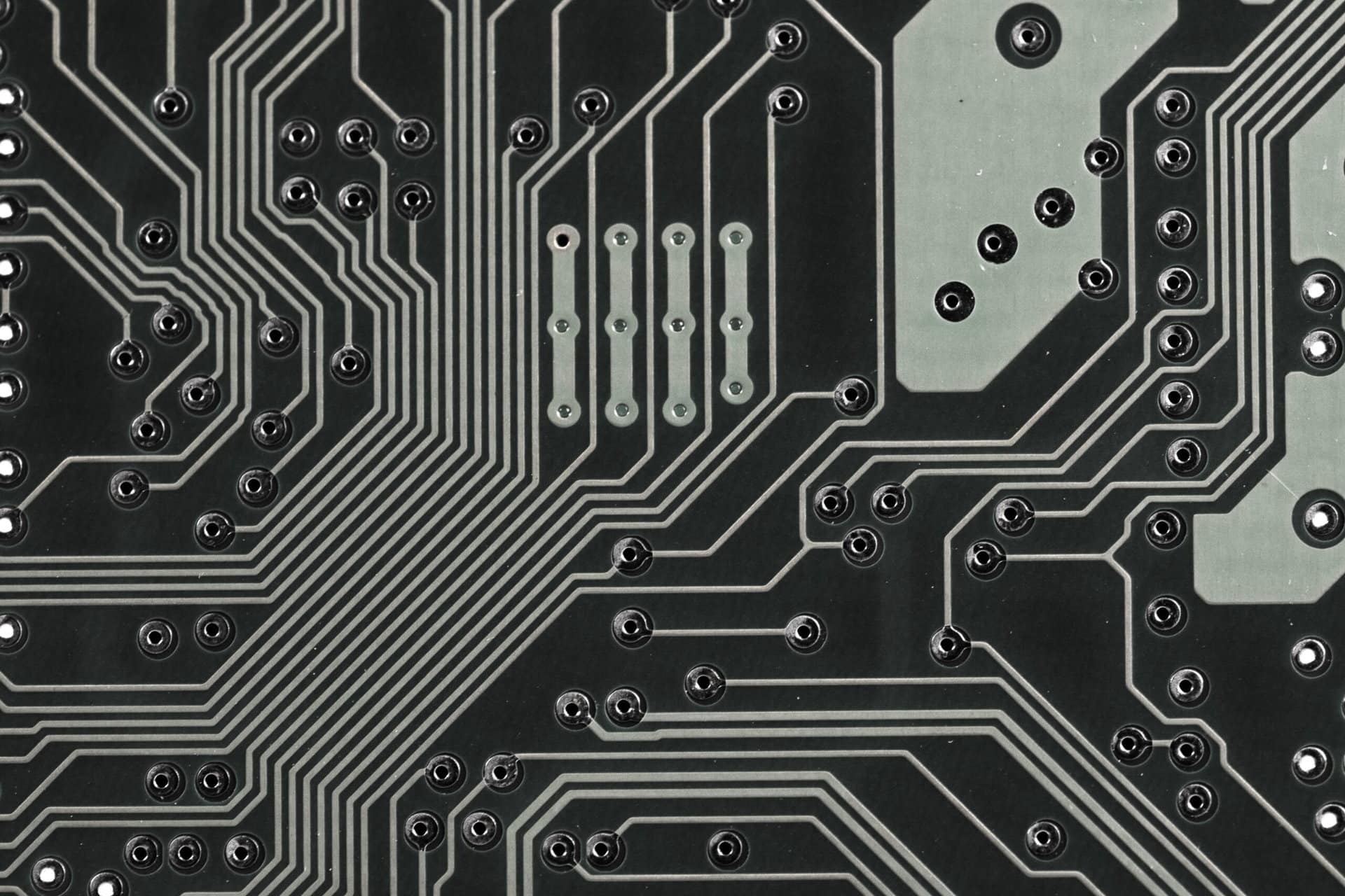Improve Data Center Efficiency with Real-time Control